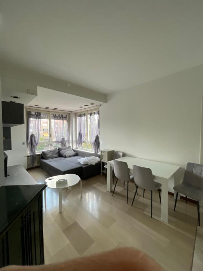 Lovely Apartment In Галарате Екстериор снимка