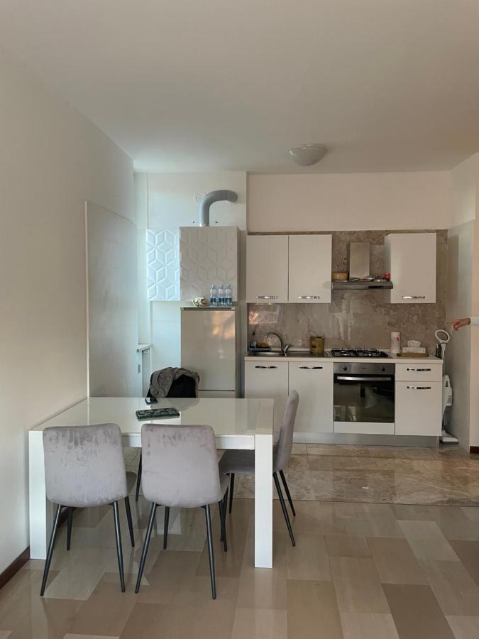 Lovely Apartment In Галарате Екстериор снимка