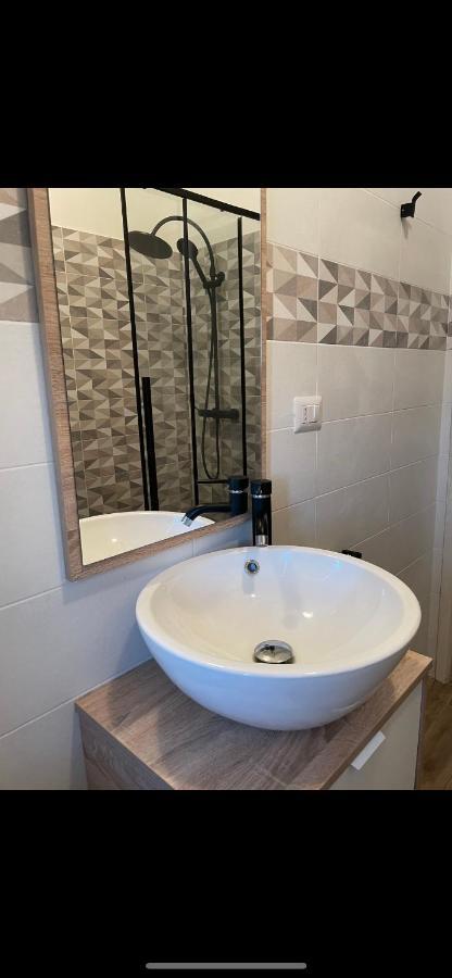 Lovely Apartment In Галарате Екстериор снимка